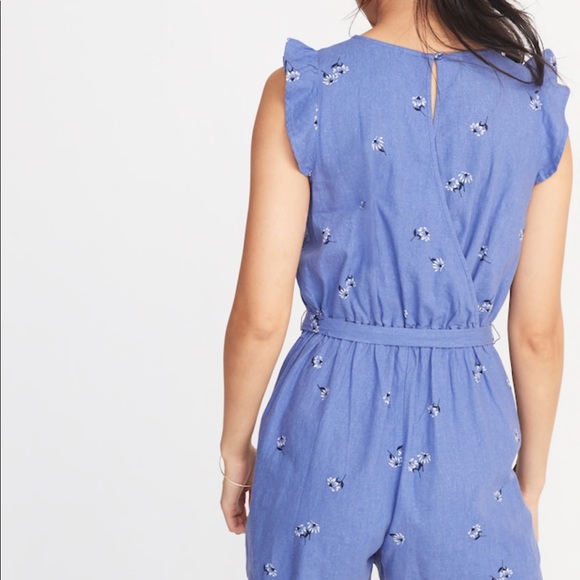 Old navy romper - Picture 4 of 4